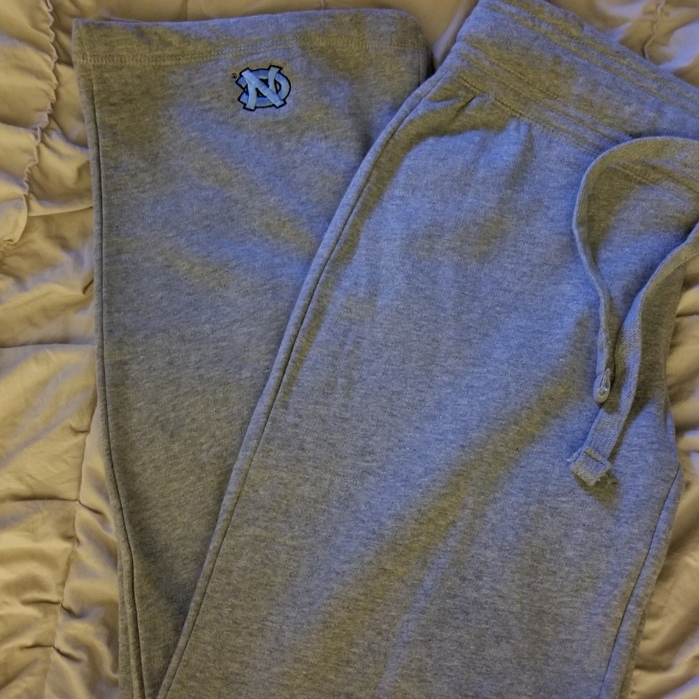 Collegiate Apparel  UNIVERSITY NORTH CAROLINA